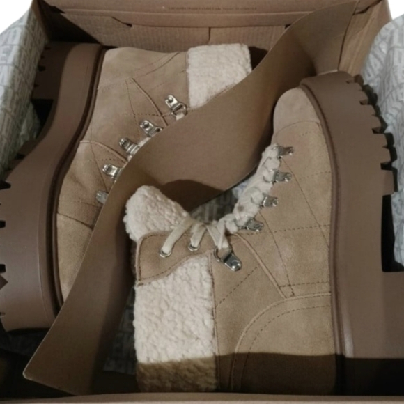 Steve MaddenReyen Suede Faux Shearling Cold Weather Lug Sole Platforms booties. - Picture 4 of 9